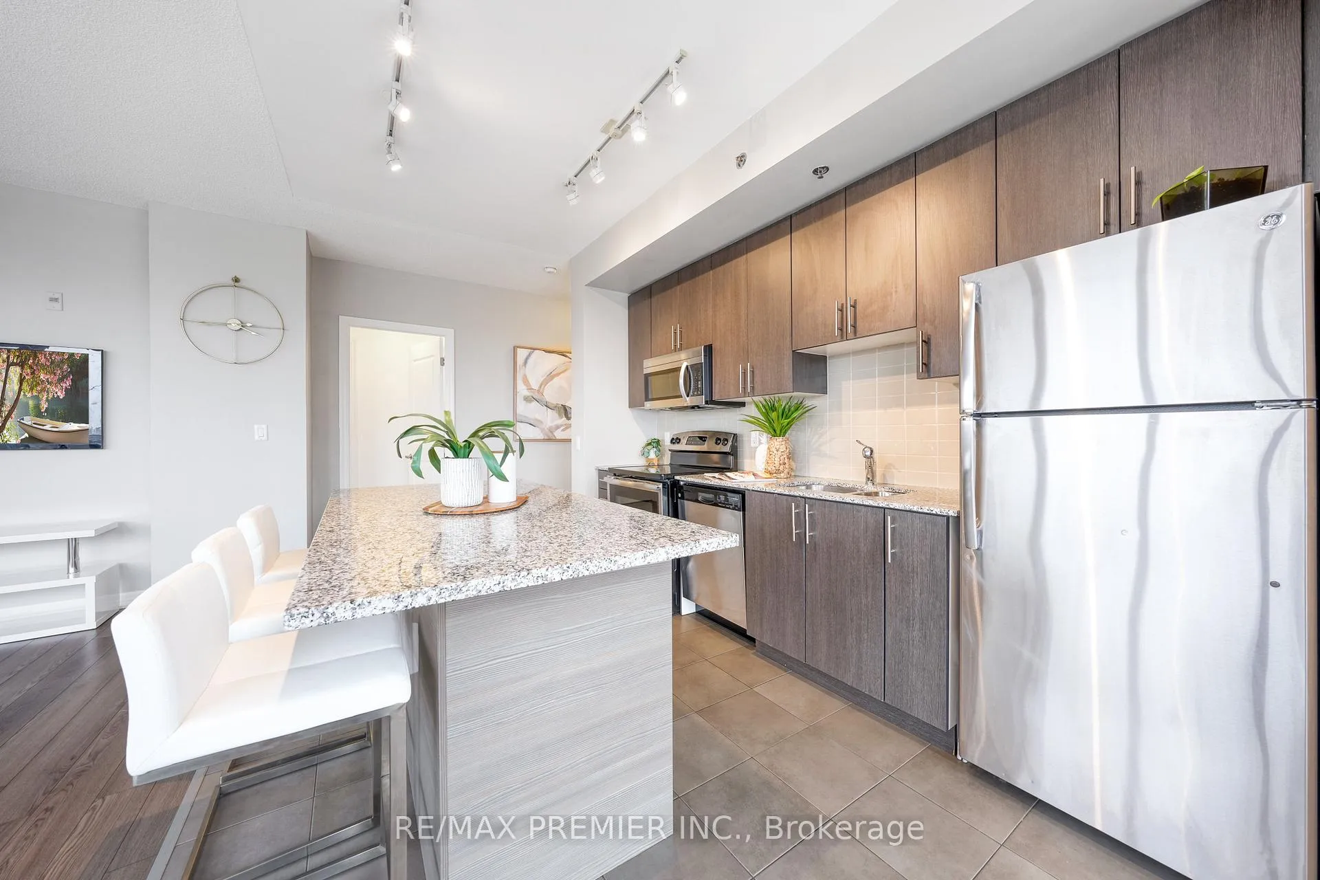 Photo 18 of Unit 409, 5001 Corporate Drive, Burlington, Uptown — HOMEH