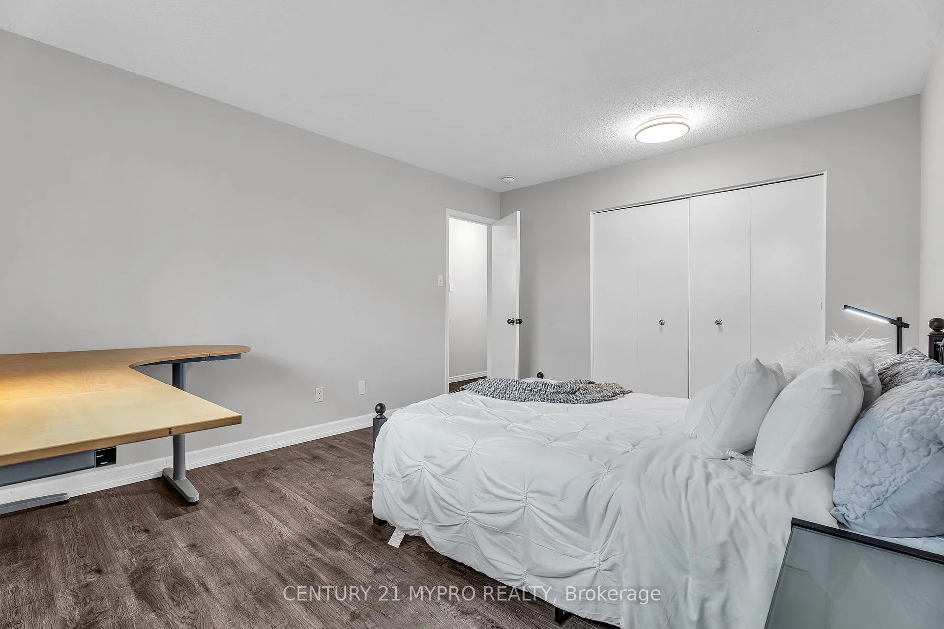 Photo 16 of 122 Olympic Crescent, London, North I — HOMEH