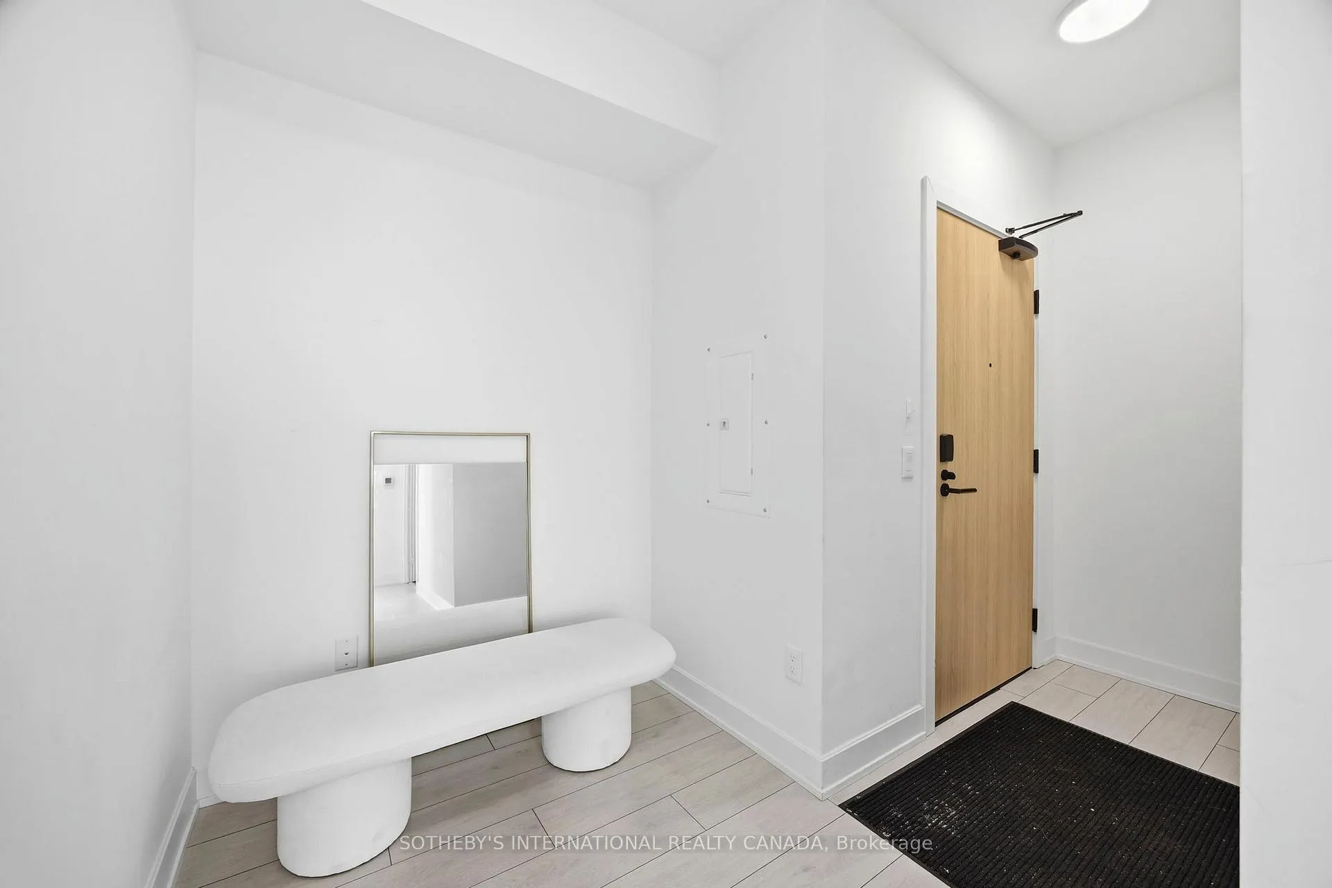 Photo 2 of Unit 2410, 35 Mercer Street, Toronto, Waterfront Communities — HOMEH