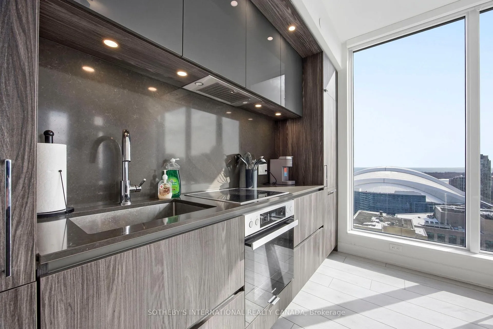 Photo 5 of Unit 2410, 35 Mercer Street, Toronto, Waterfront Communities — HOMEH
