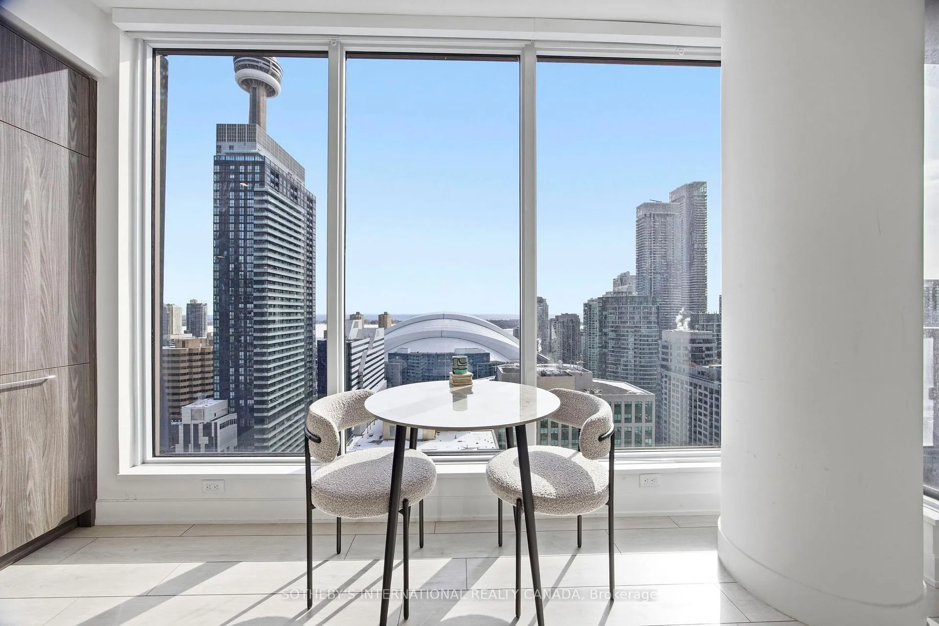 Photo 6 of Unit 2410, 35 Mercer Street, Toronto, Waterfront Communities — HOMEH