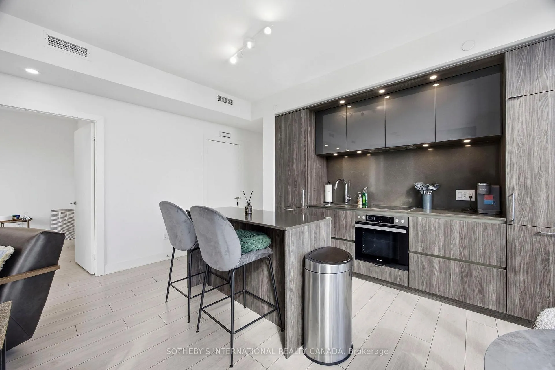 Photo 11 of Unit 2410, 35 Mercer Street, Toronto, Waterfront Communities — HOMEH