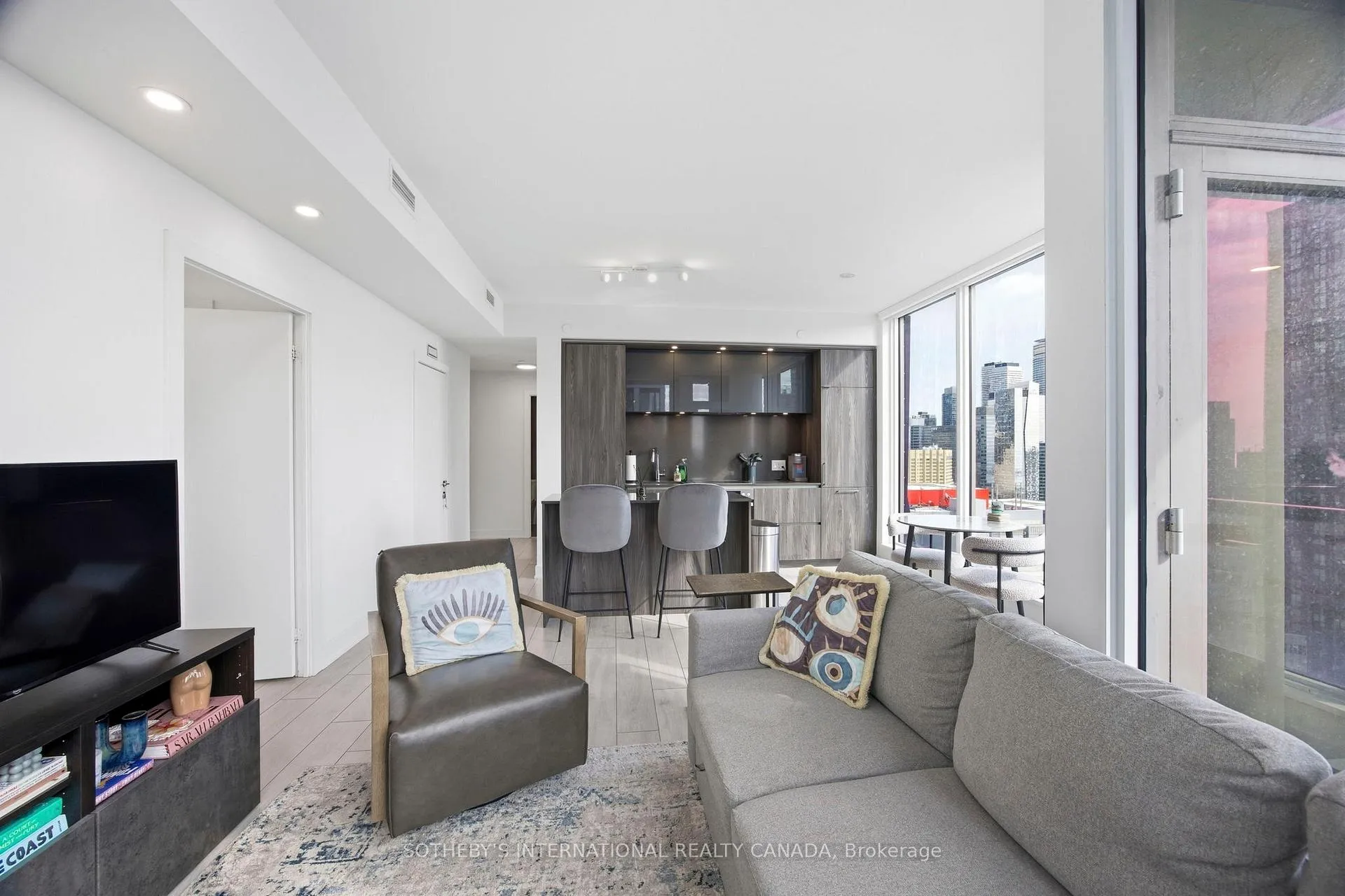 Photo 15 of Unit 2410, 35 Mercer Street, Toronto, Waterfront Communities — HOMEH