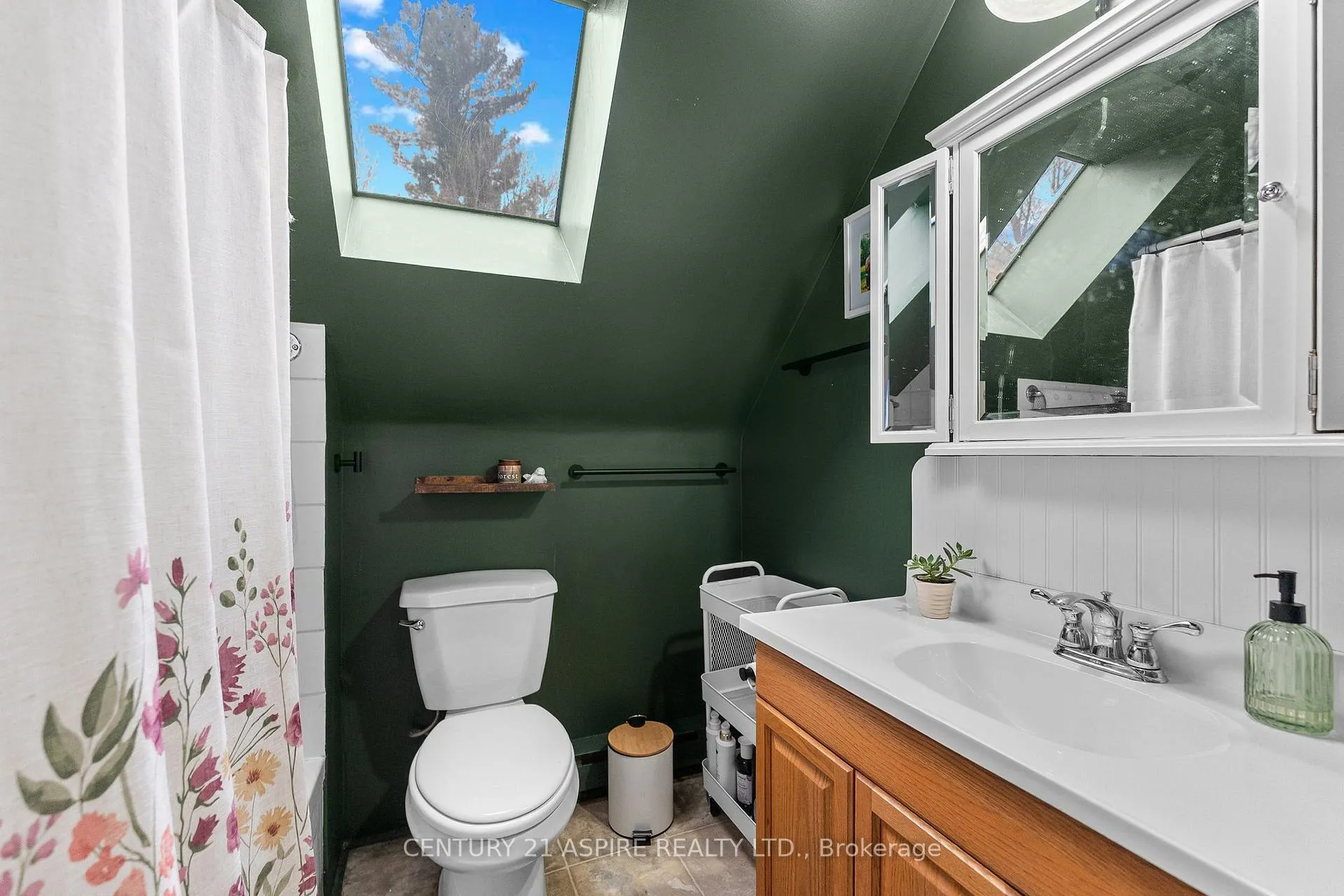 Photo 27 of 50 Mill Street, Killaloe, Hagarty and Richards, Killaloe/Round Lake — HOMEH