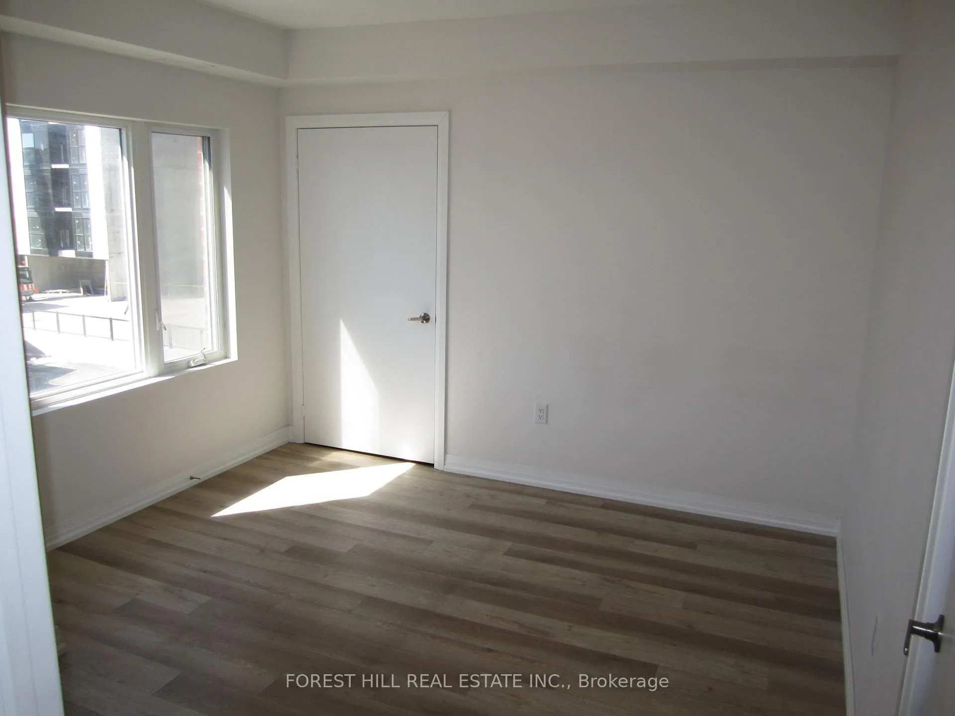 Photo 3 of Unit 311, 8010 Kipling Avenue, Vaughan, West Woodbridge — HOMEH