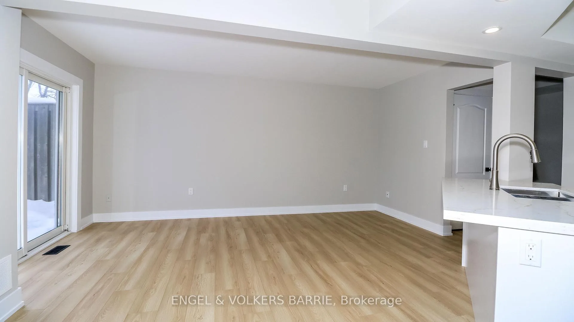 Photo 15 of 20 Kelly Place, Barrie, Allandale — HOMEH