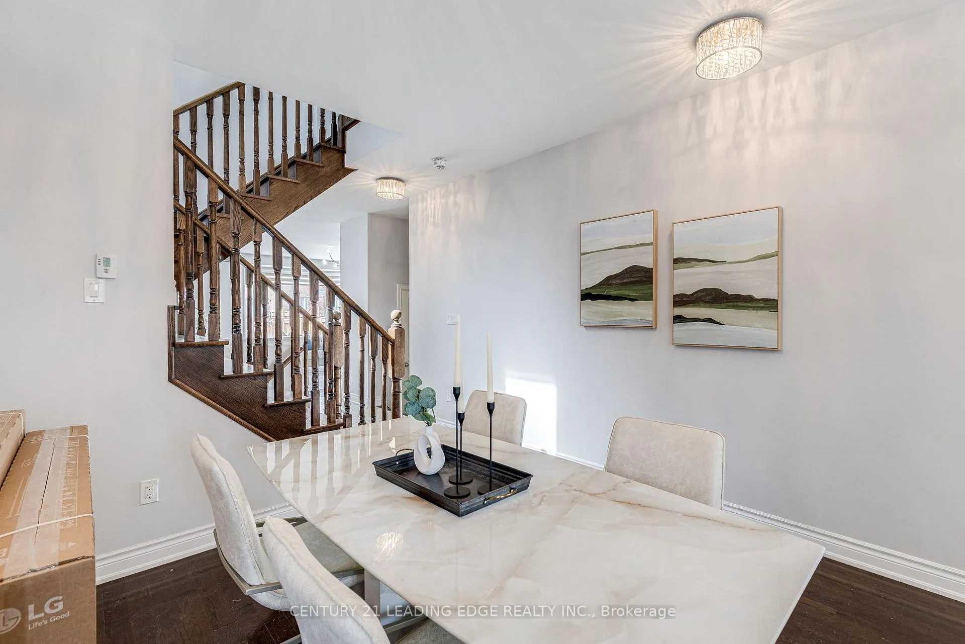 Photo 12 of 102 Mactier Drive, Vaughan, Kleinburg — HOMEH