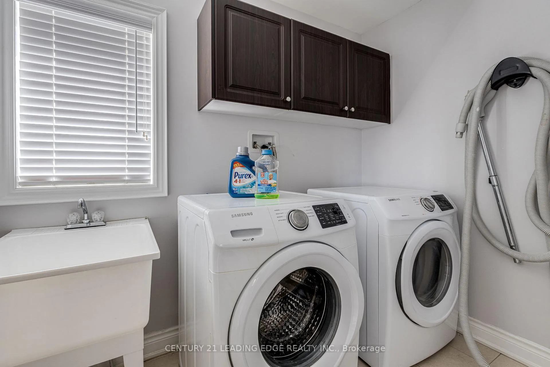 Photo 17 of 102 Mactier Drive, Vaughan, Kleinburg — HOMEH