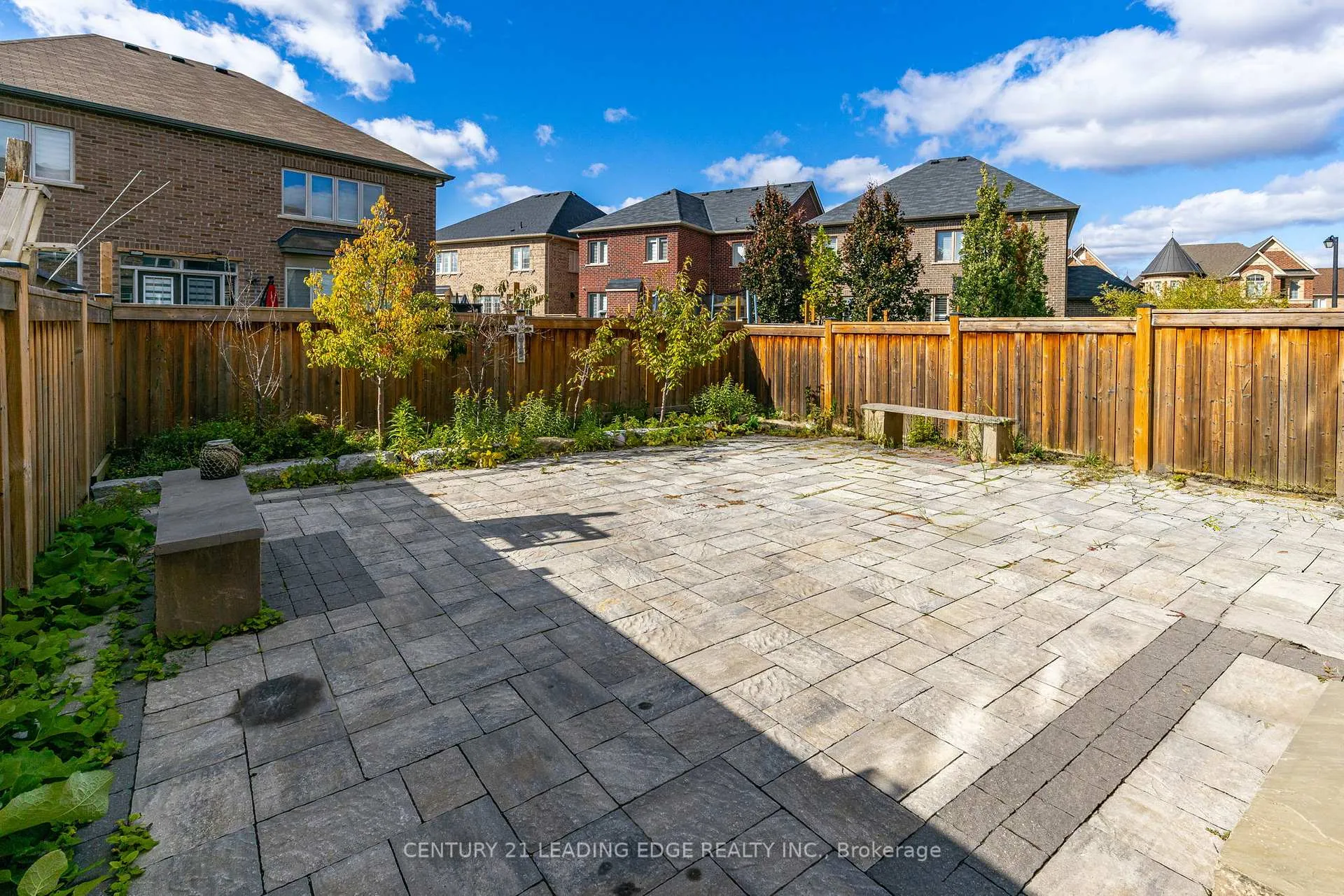 Photo 33 of 102 Mactier Drive, Vaughan, Kleinburg — HOMEH