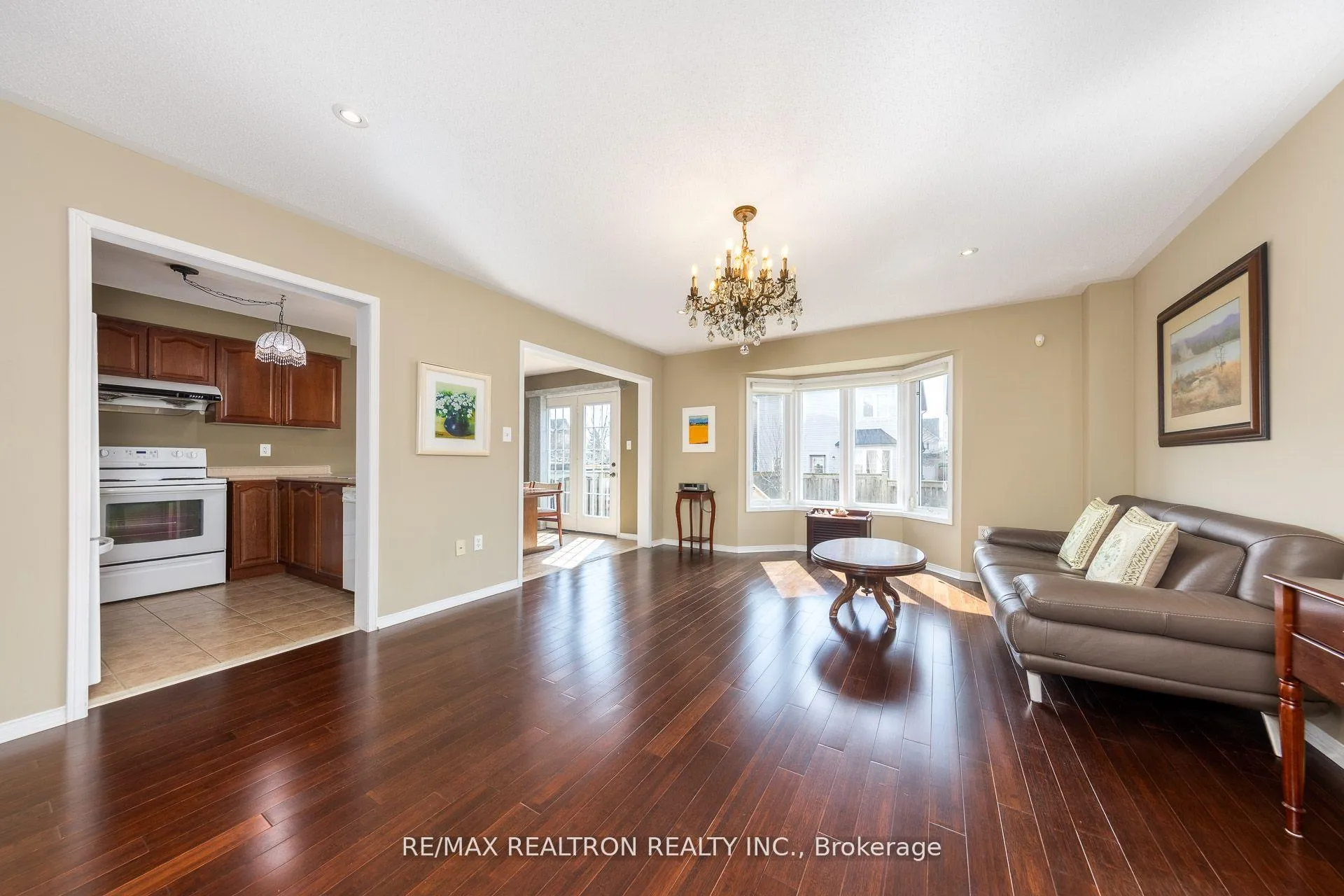 Photo 9 of 1868 Secretariat Place, Oshawa, Windfields — HOMEH