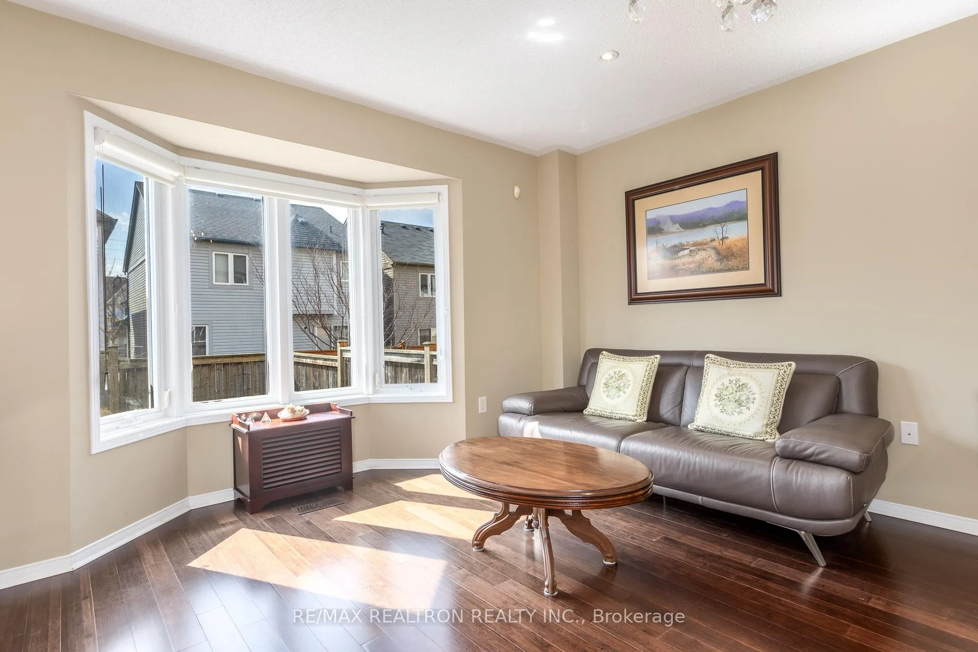 Photo 11 of 1868 Secretariat Place, Oshawa, Windfields — HOMEH