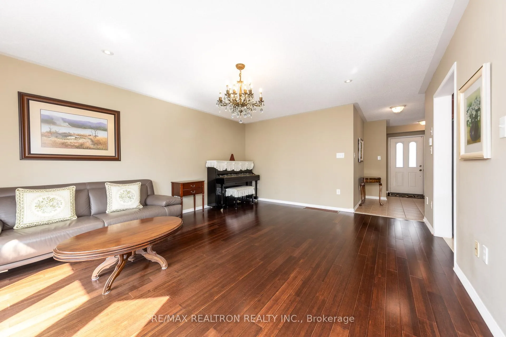 Photo 12 of 1868 Secretariat Place, Oshawa, Windfields — HOMEH