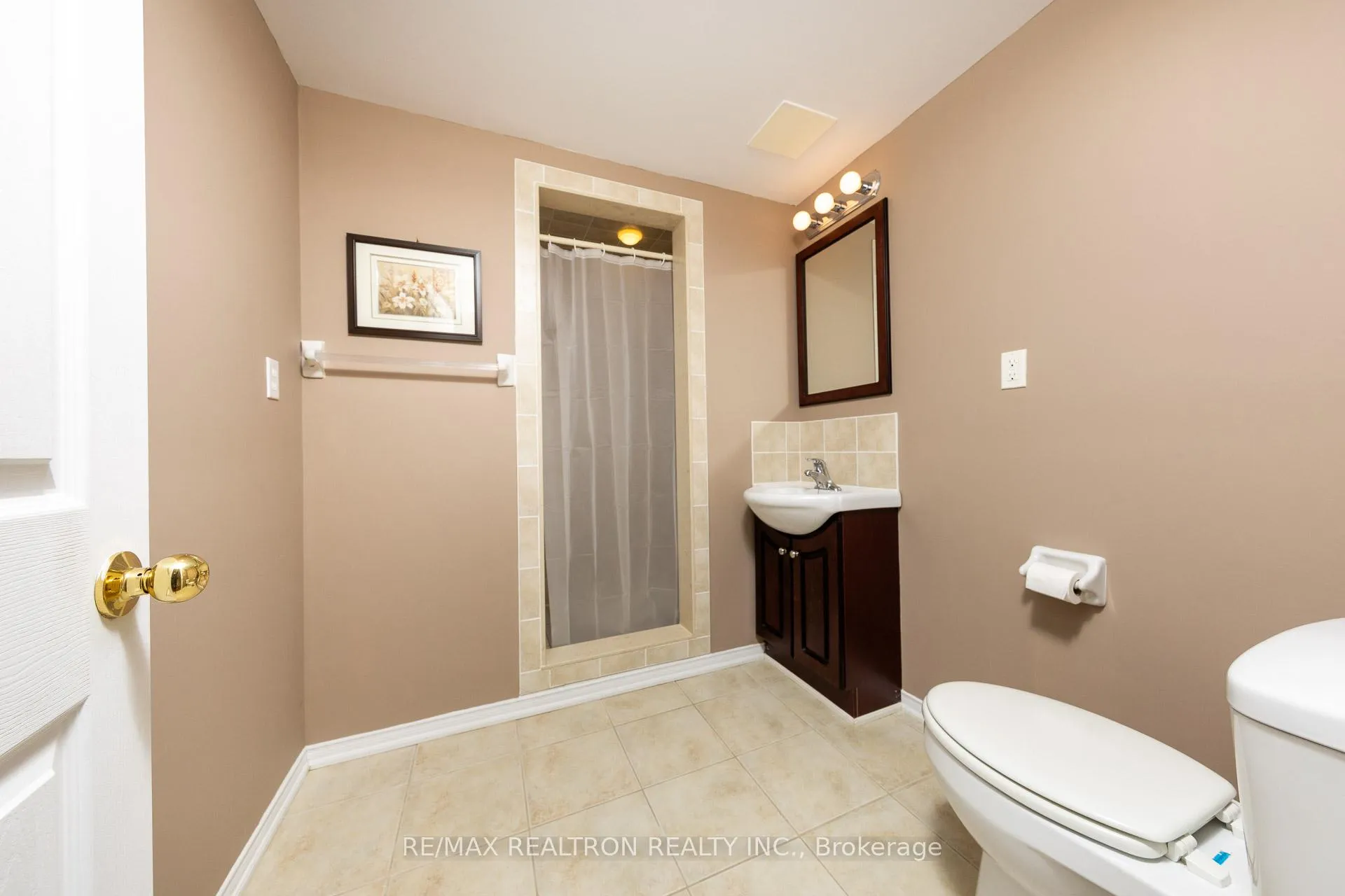Photo 32 of 1868 Secretariat Place, Oshawa, Windfields — HOMEH