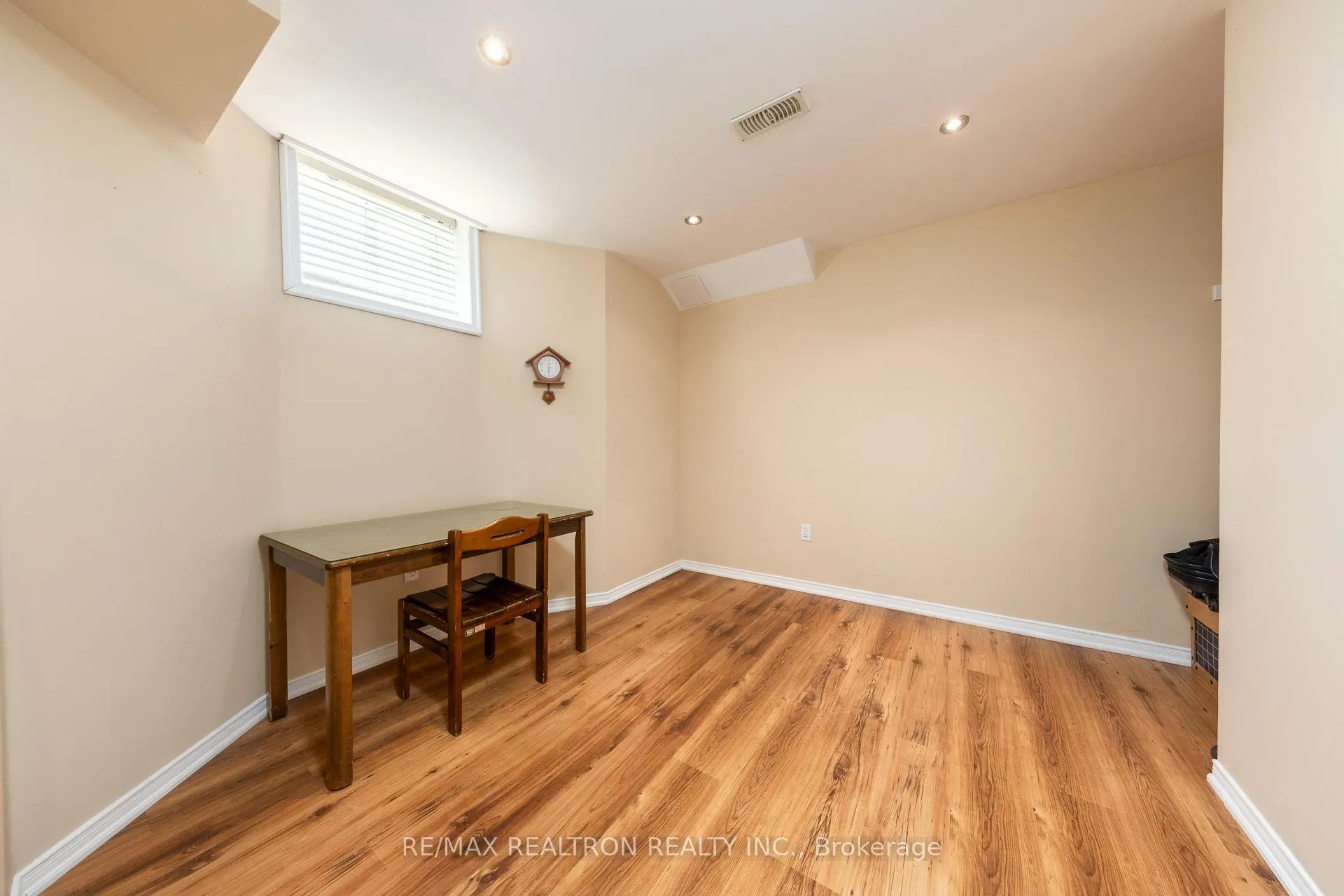 Photo 33 of 1868 Secretariat Place, Oshawa, Windfields — HOMEH