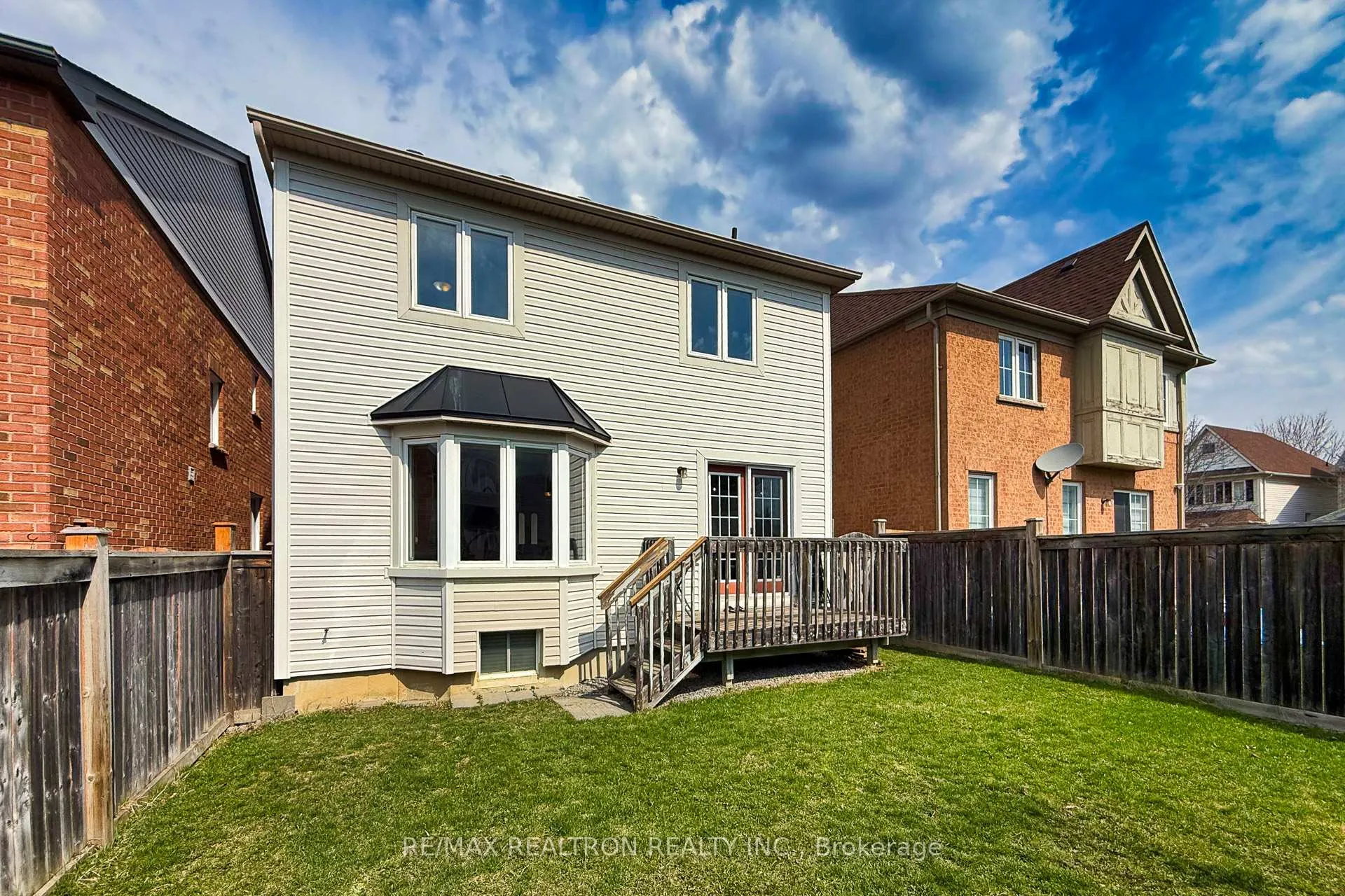 Photo 38 of 1868 Secretariat Place, Oshawa, Windfields — HOMEH