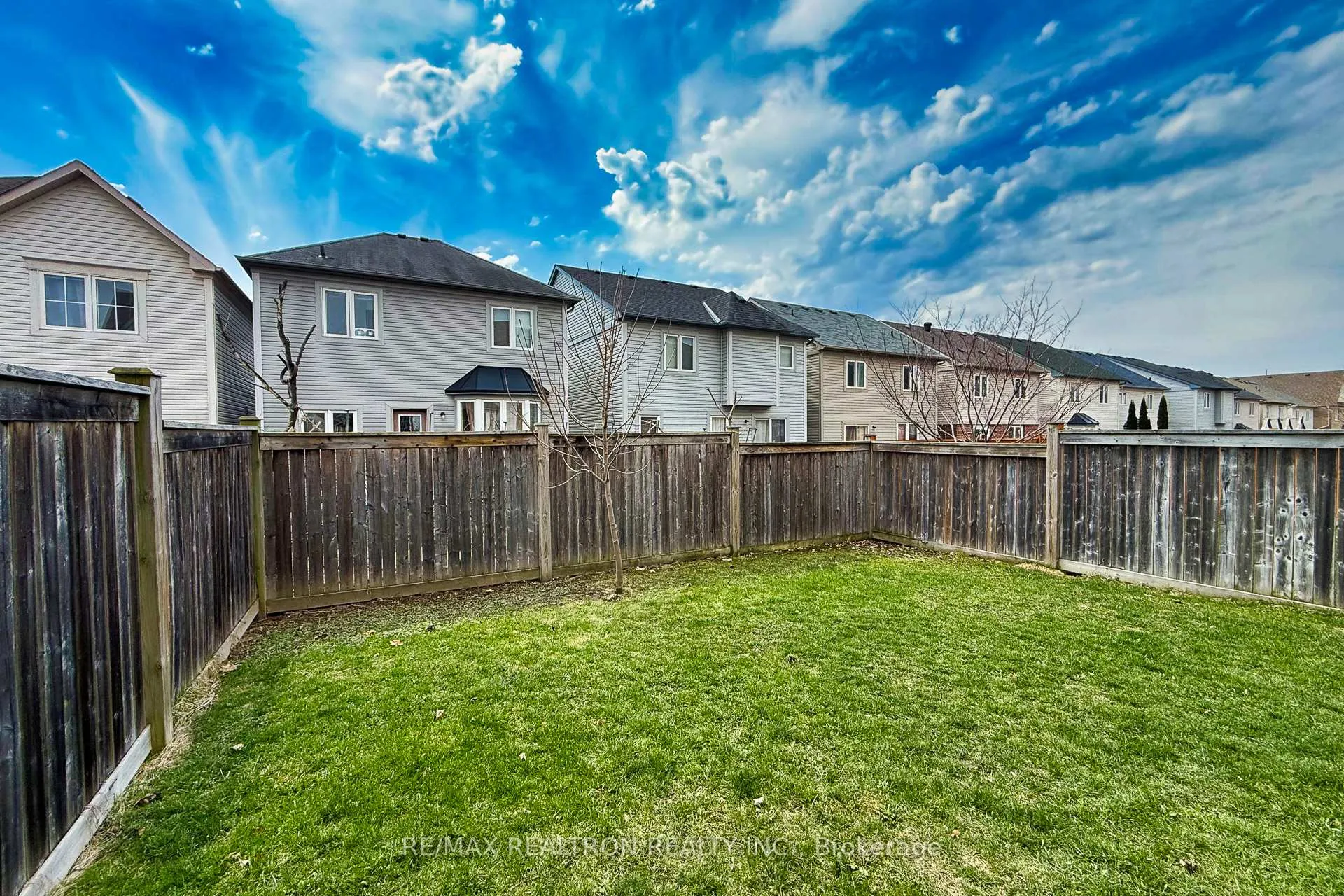 Photo 42 of 1868 Secretariat Place, Oshawa, Windfields — HOMEH