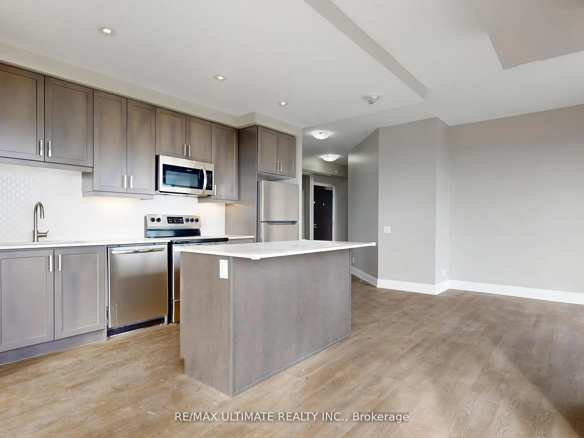 Photo 10 of Unit 906, 15 Lynch Street, Brampton, Downtown Brampton — HOMEH