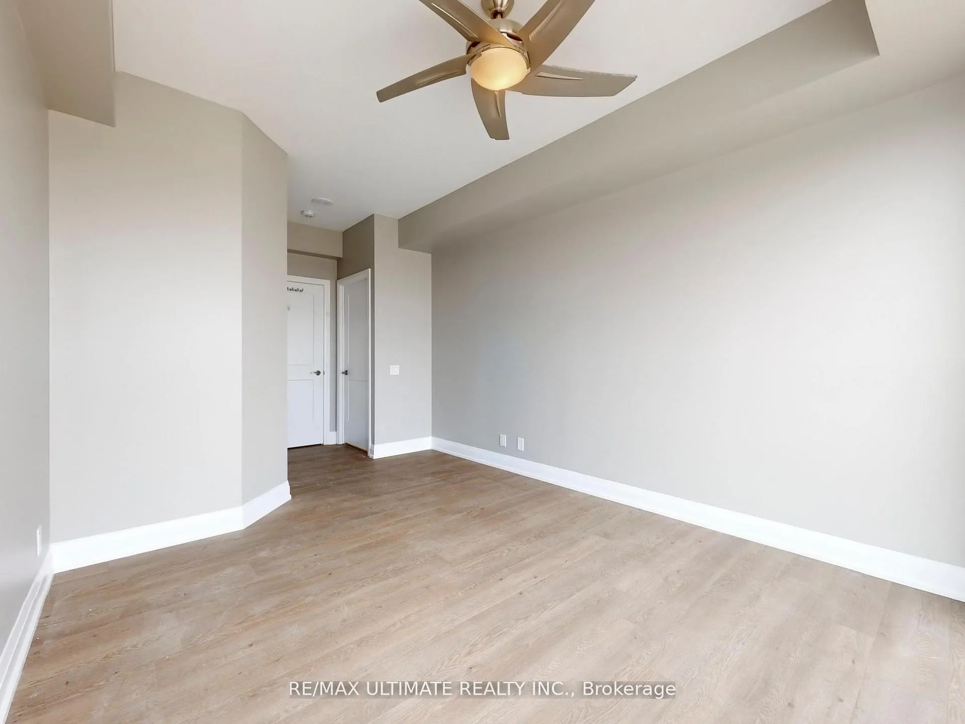 Photo 14 of Unit 906, 15 Lynch Street, Brampton, Downtown Brampton — HOMEH