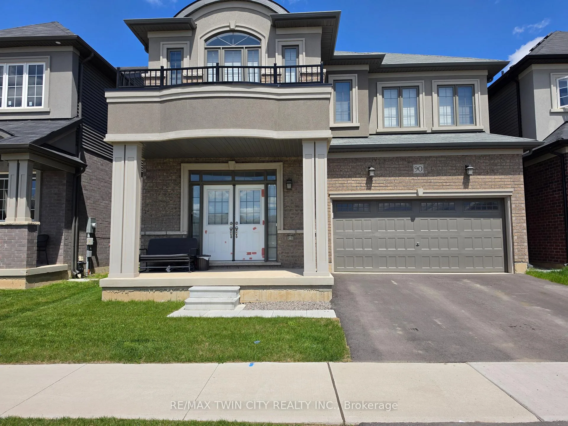 Photo 2 of 90 Stauffer Road, Brantford — HOMEH