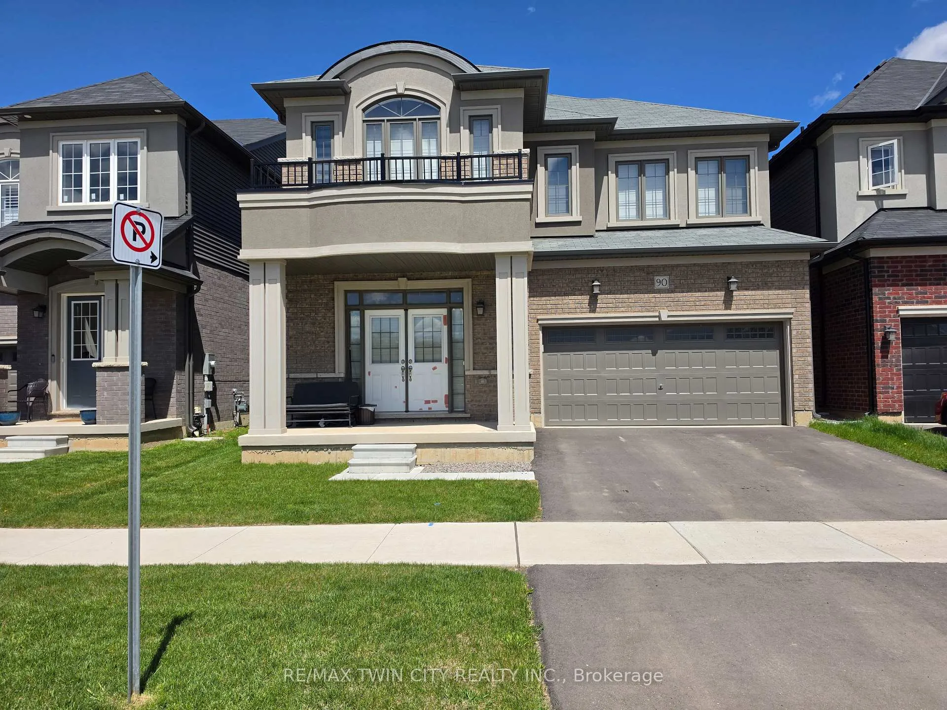 Photo 3 of 90 Stauffer Road, Brantford — HOMEH