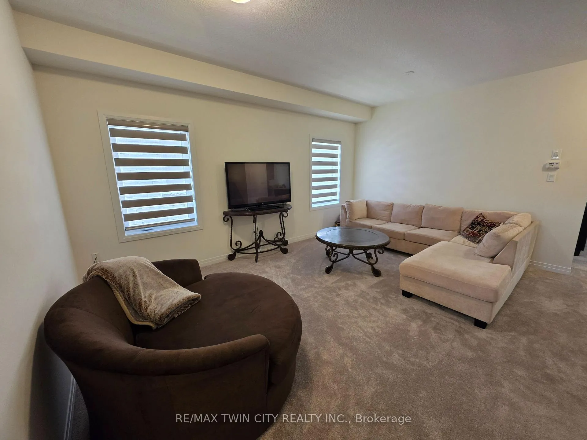 Photo 6 of 90 Stauffer Road, Brantford — HOMEH