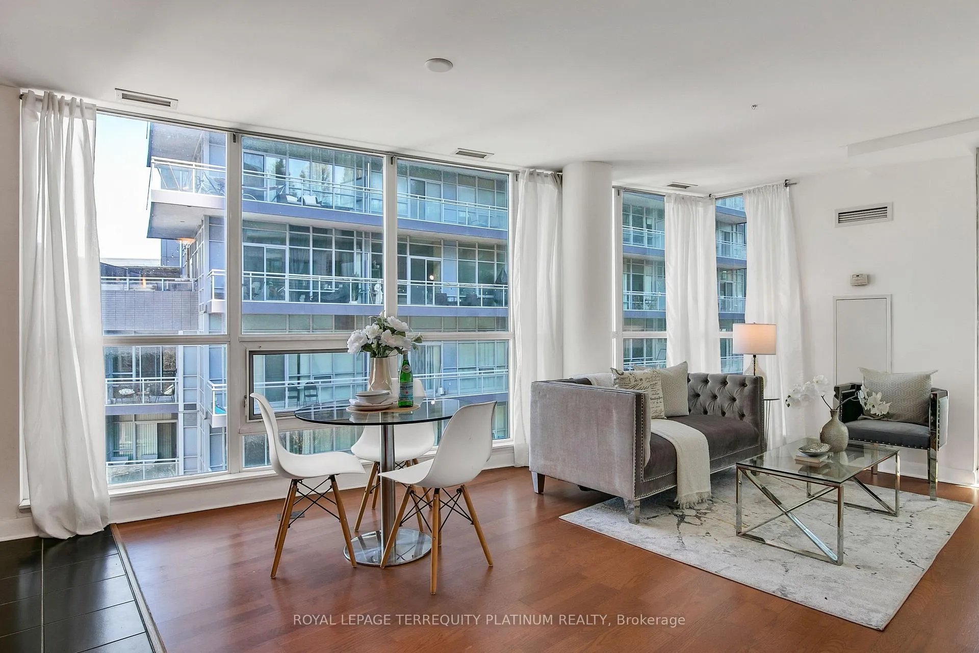 Photo 6 of Unit 727, 600 Fleet Street, Toronto, Niagara — HOMEH
