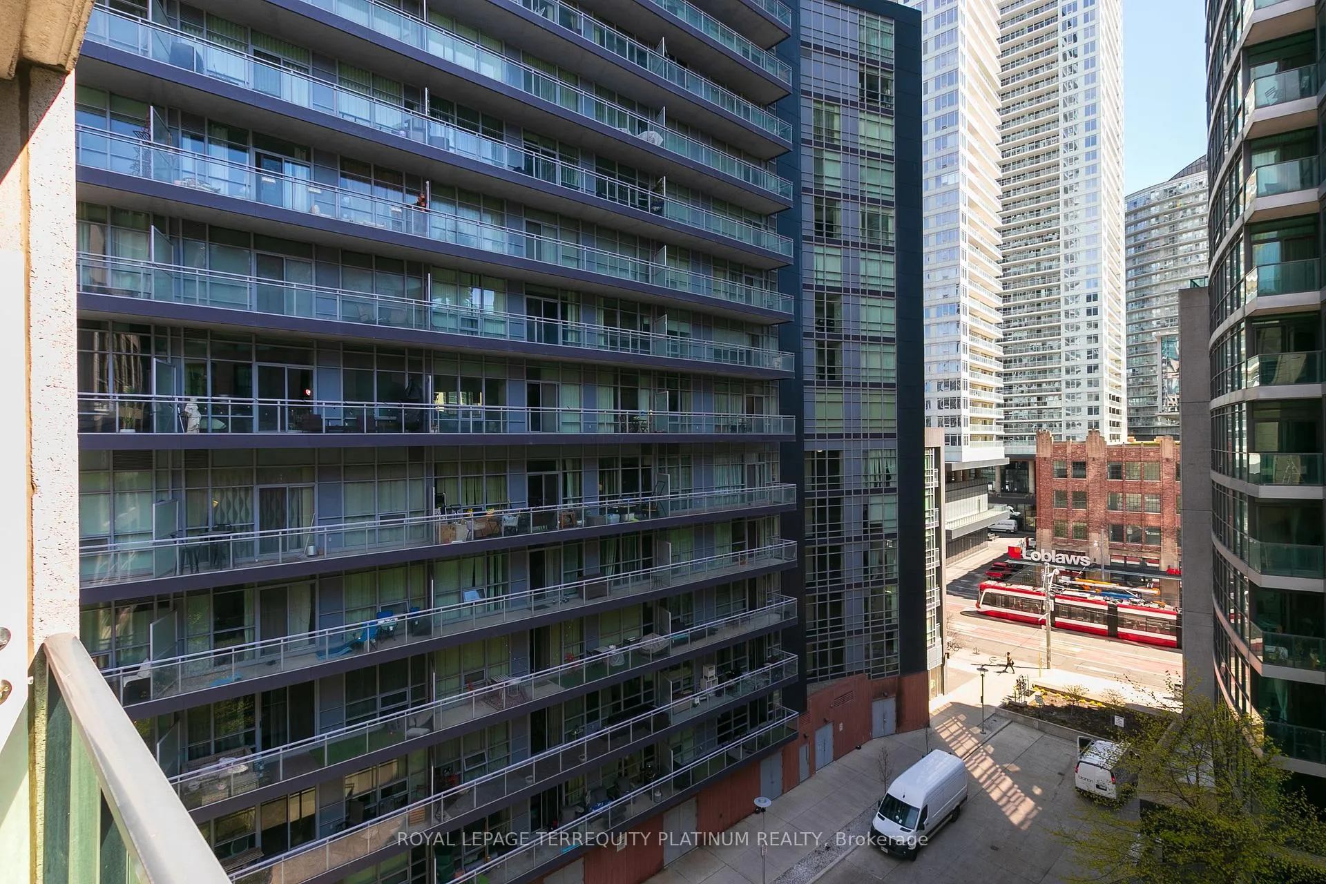 Photo 17 of Unit 727, 600 Fleet Street, Toronto, Niagara — HOMEH