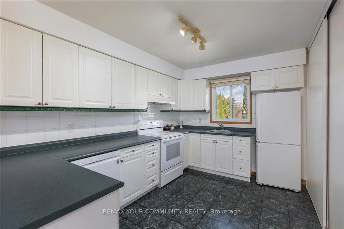 Photo 19 of 586 Rohallion Road, Kawartha Lakes, Carden — HOMEH