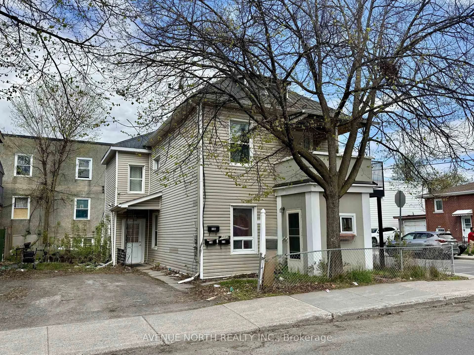 Photo 2 of 216 Hannah Street, Ottawa, Vanier — HOMEH