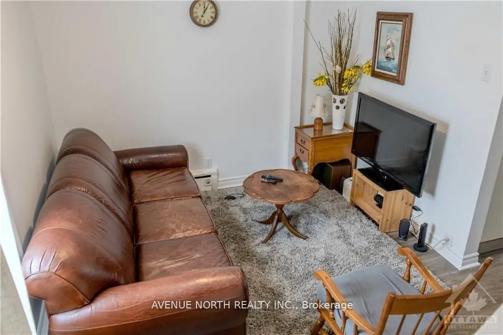 Photo 6 of 216 Hannah Street, Ottawa, Vanier — HOMEH