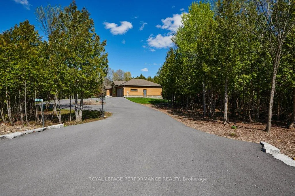Photo 3 of 8040 Iveson Drive, Ottawa, Osgoode Twp North of Reg Rd 6 — HOMEH