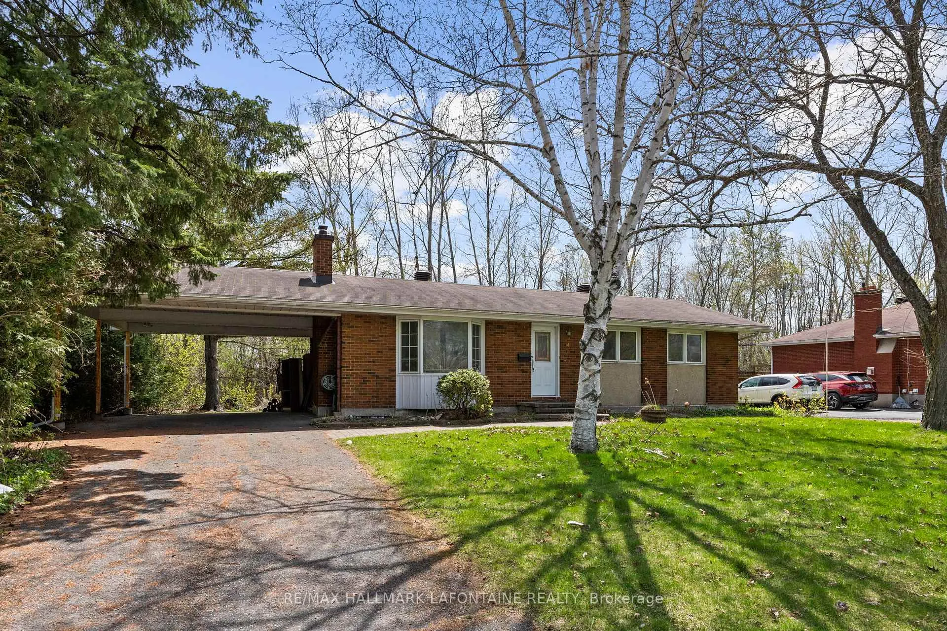 Photo 1 of 14 Kirkstall Avenue, Ottawa, Manordale — HOMEH