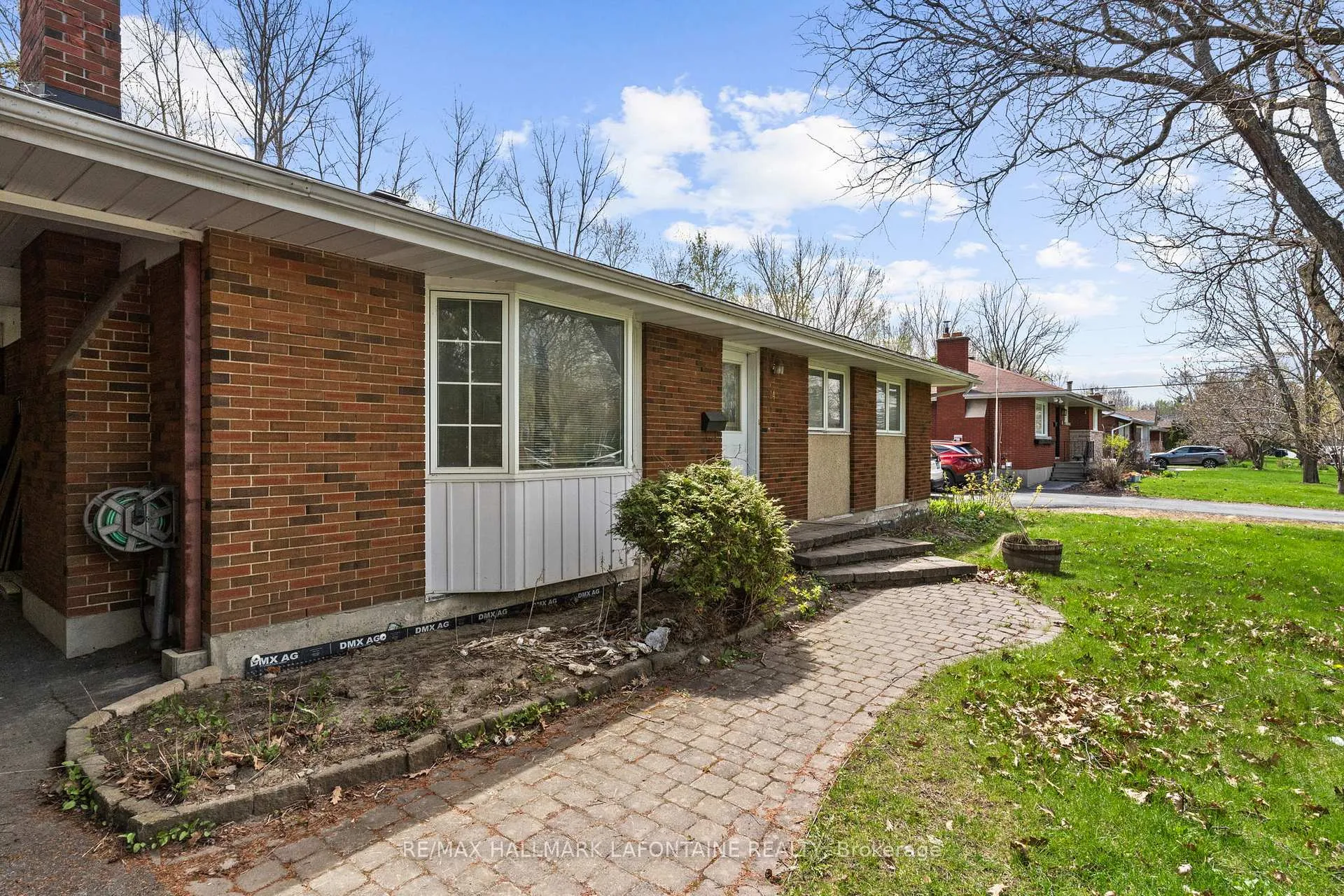 Photo 6 of 14 Kirkstall Avenue, Ottawa, Manordale — HOMEH