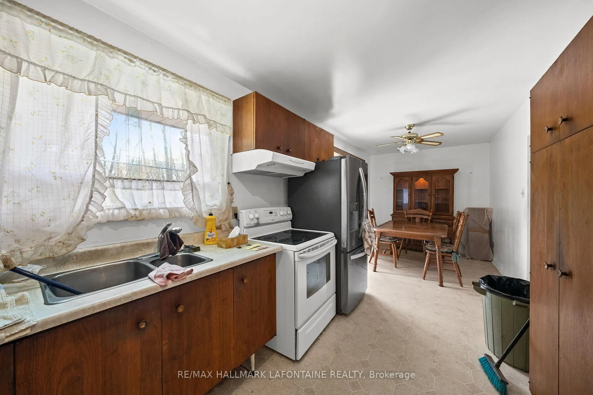 Photo 13 of 14 Kirkstall Avenue, Ottawa, Manordale — HOMEH