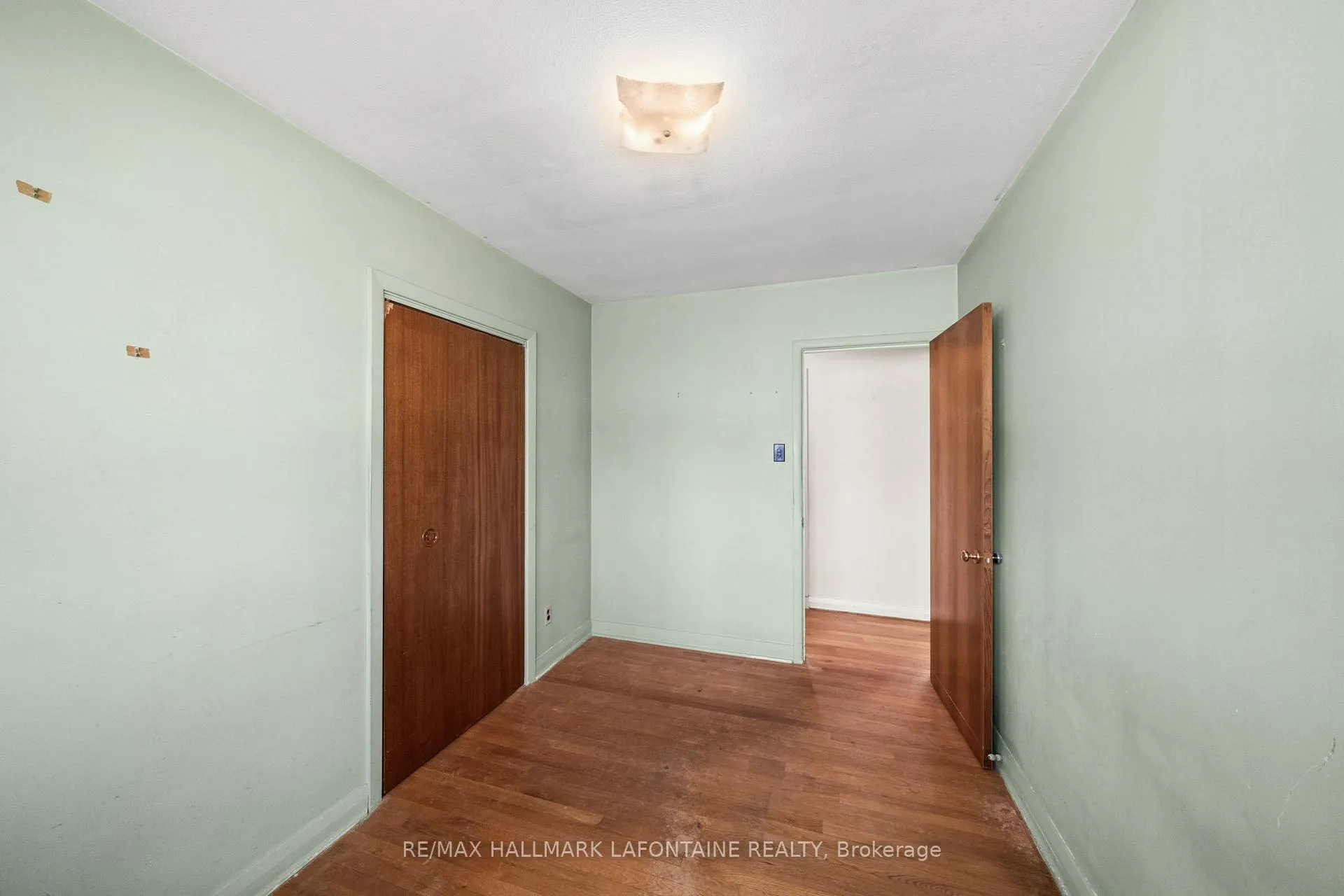Photo 18 of 14 Kirkstall Avenue, Ottawa, Manordale — HOMEH