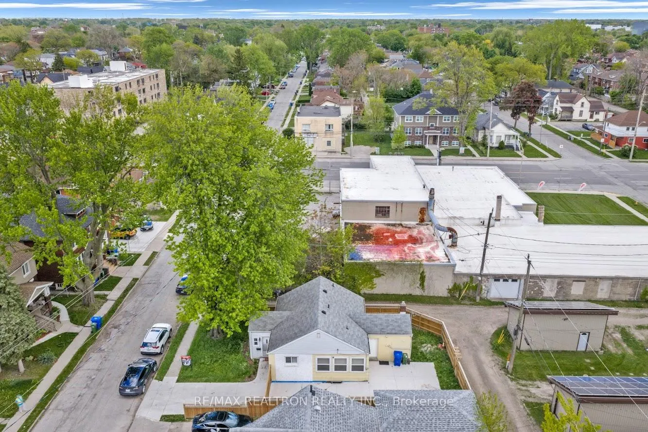 Photo 5 of 269 Josephine Avenue, Windsor — HOMEH