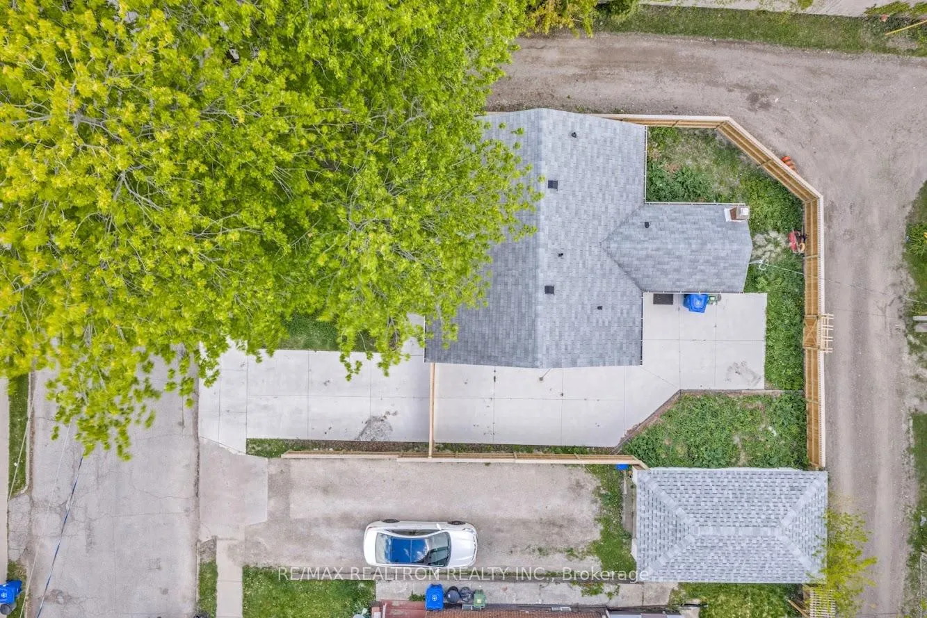 Photo 11 of 269 Josephine Avenue, Windsor — HOMEH