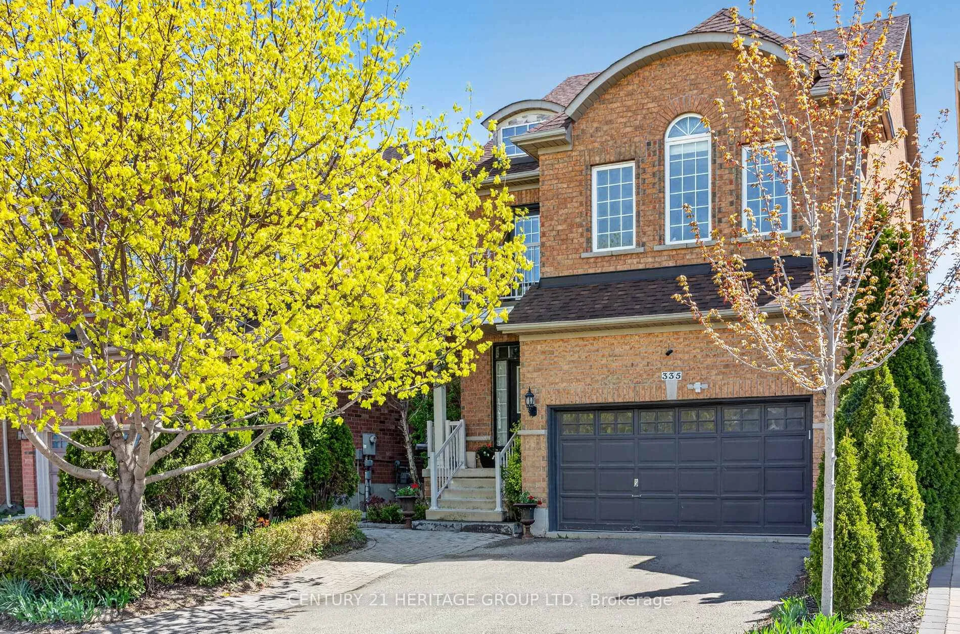 Photo 1 of 335 Bathurst Glen Drive, Vaughan, Patterson — HOMEH