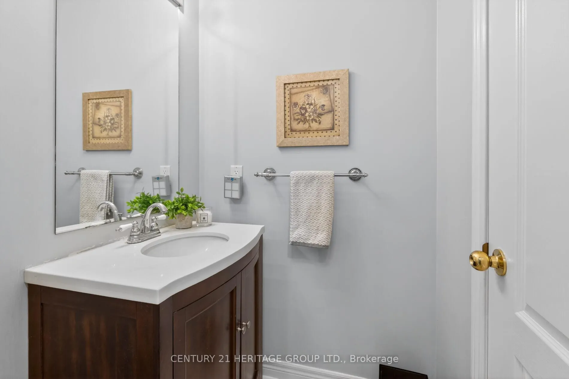Photo 7 of 335 Bathurst Glen Drive, Vaughan, Patterson — HOMEH