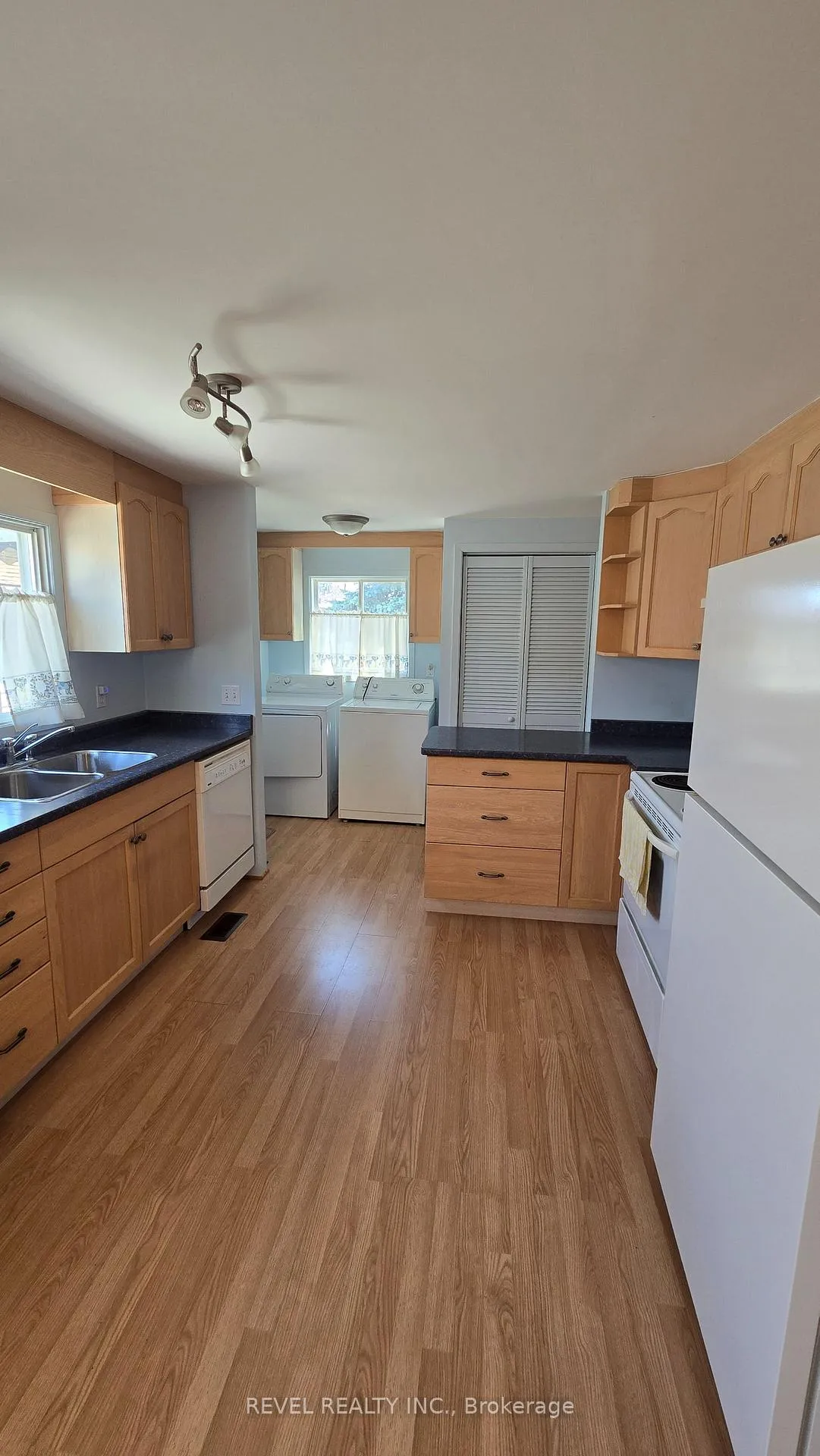 Photo 27 of 25 Miller Street, Strathroy-Caradoc, SE — HOMEH