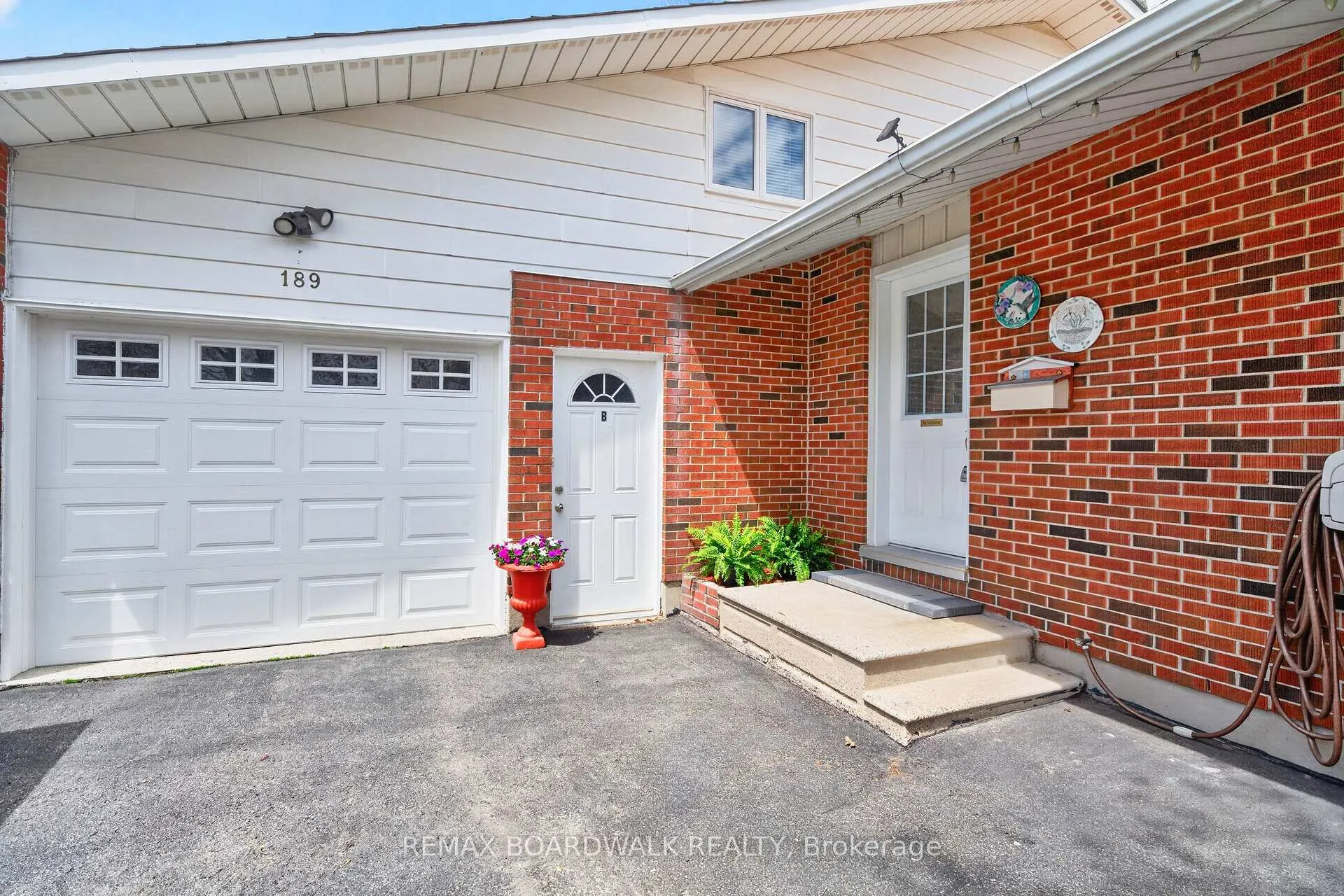 Photo 3 of 189 Banning Road, Ottawa, Kanata - Glencairn/Hazeldean — HOMEH