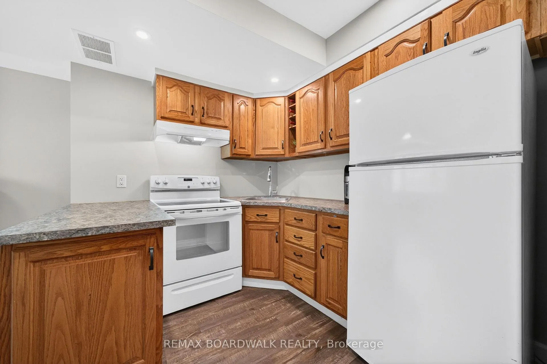 Photo 32 of 189 Banning Road, Ottawa, Kanata - Glencairn/Hazeldean — HOMEH