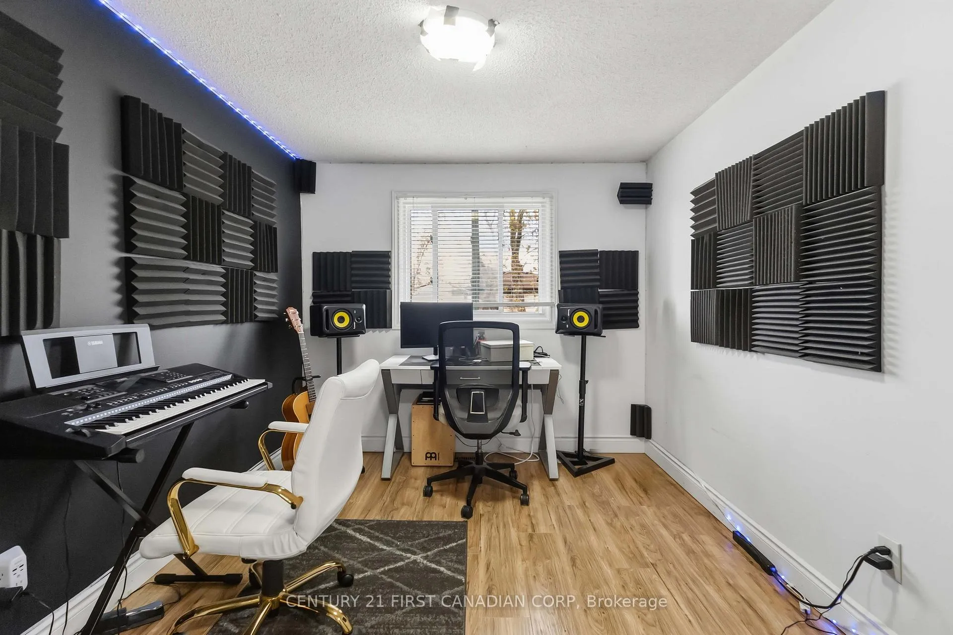 Photo 28 of Unit 6, 720 Deveron Crescent, London, South T — HOMEH