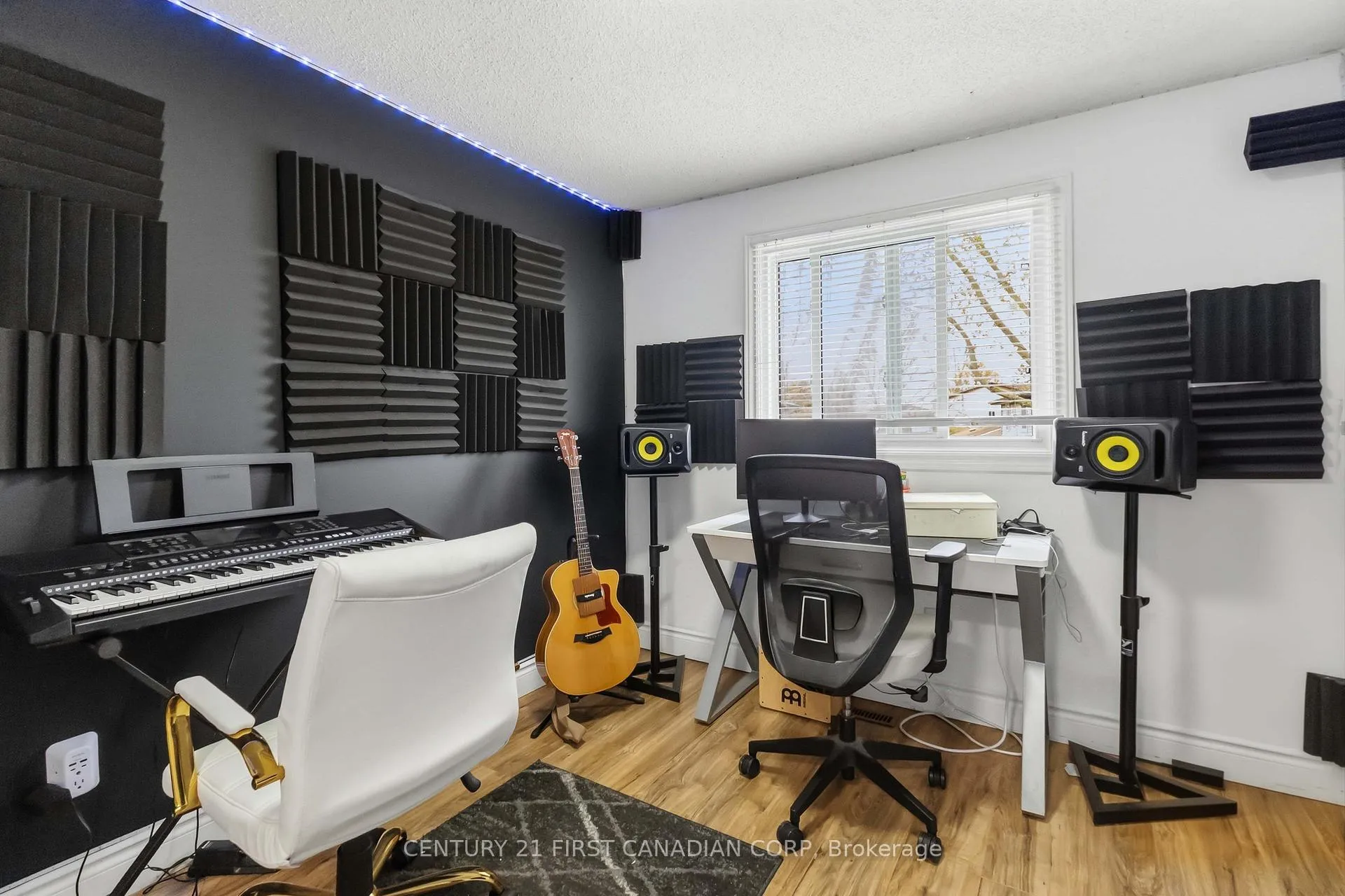 Photo 29 of Unit 6, 720 Deveron Crescent, London, South T — HOMEH