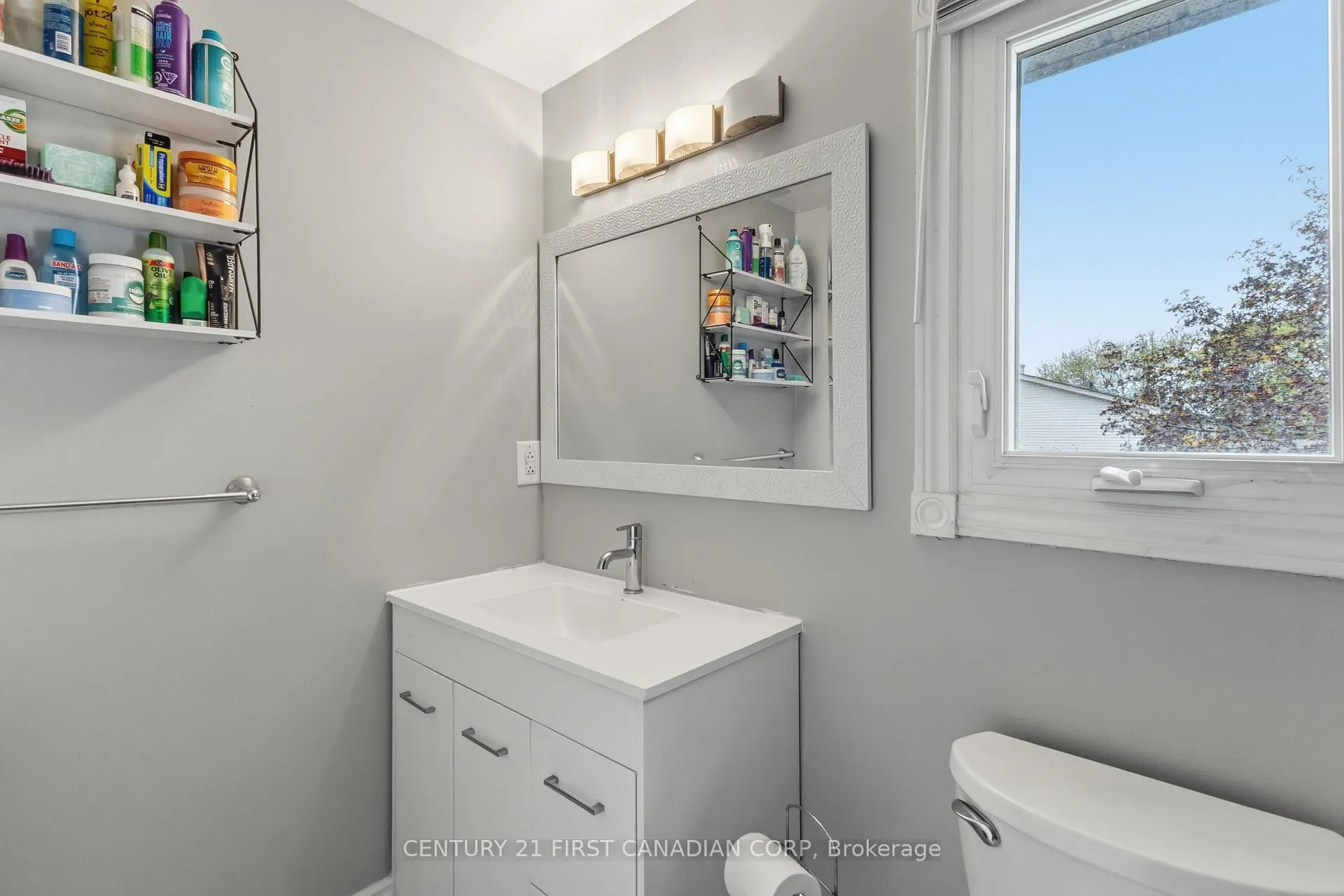 Photo 33 of Unit 6, 720 Deveron Crescent, London, South T — HOMEH