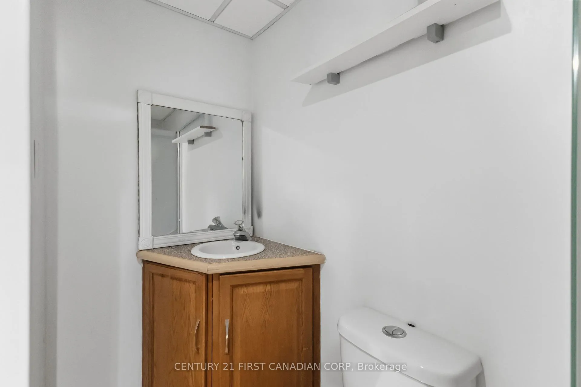 Photo 41 of Unit 6, 720 Deveron Crescent, London, South T — HOMEH