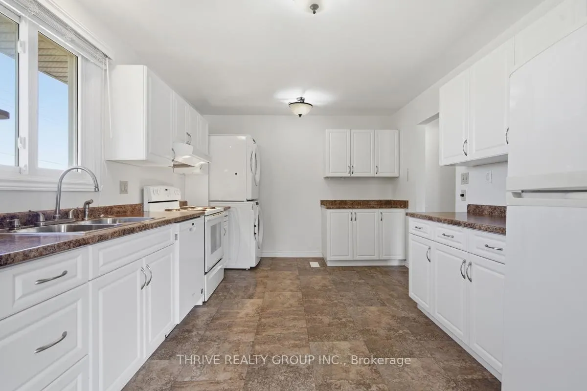 Photo 10 of 23 Vine Avenue, Strathroy-Caradoc, SW — HOMEH