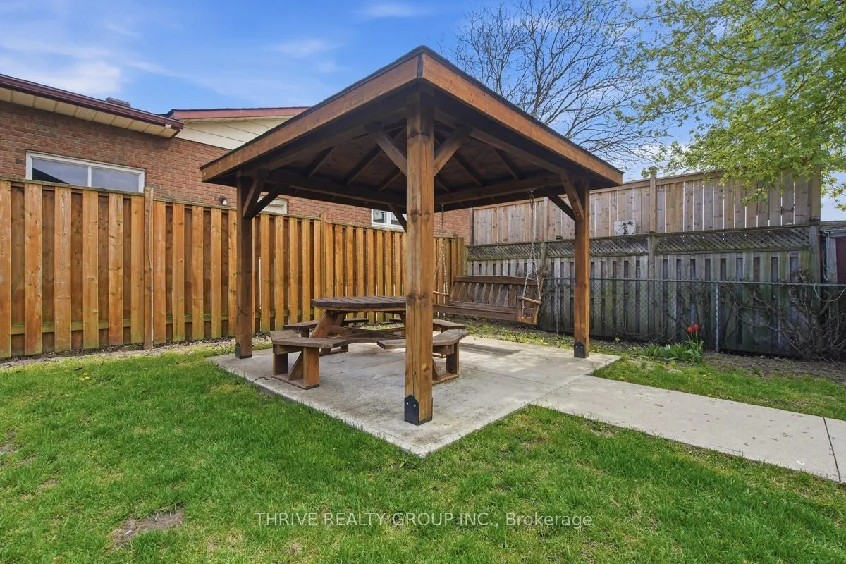 Photo 41 of 23 Vine Avenue, Strathroy-Caradoc, SW — HOMEH