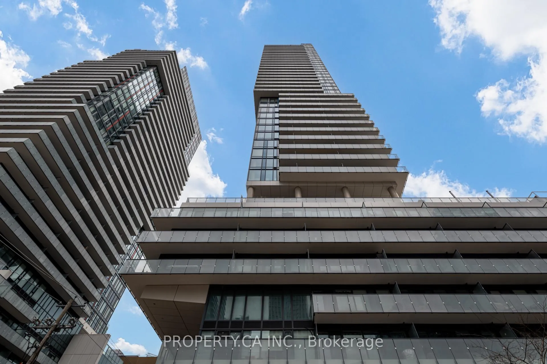 Photo 1 of Unit 717, 161 Roehampton Avenue, Toronto, Mount Pleasant West — HOMEH