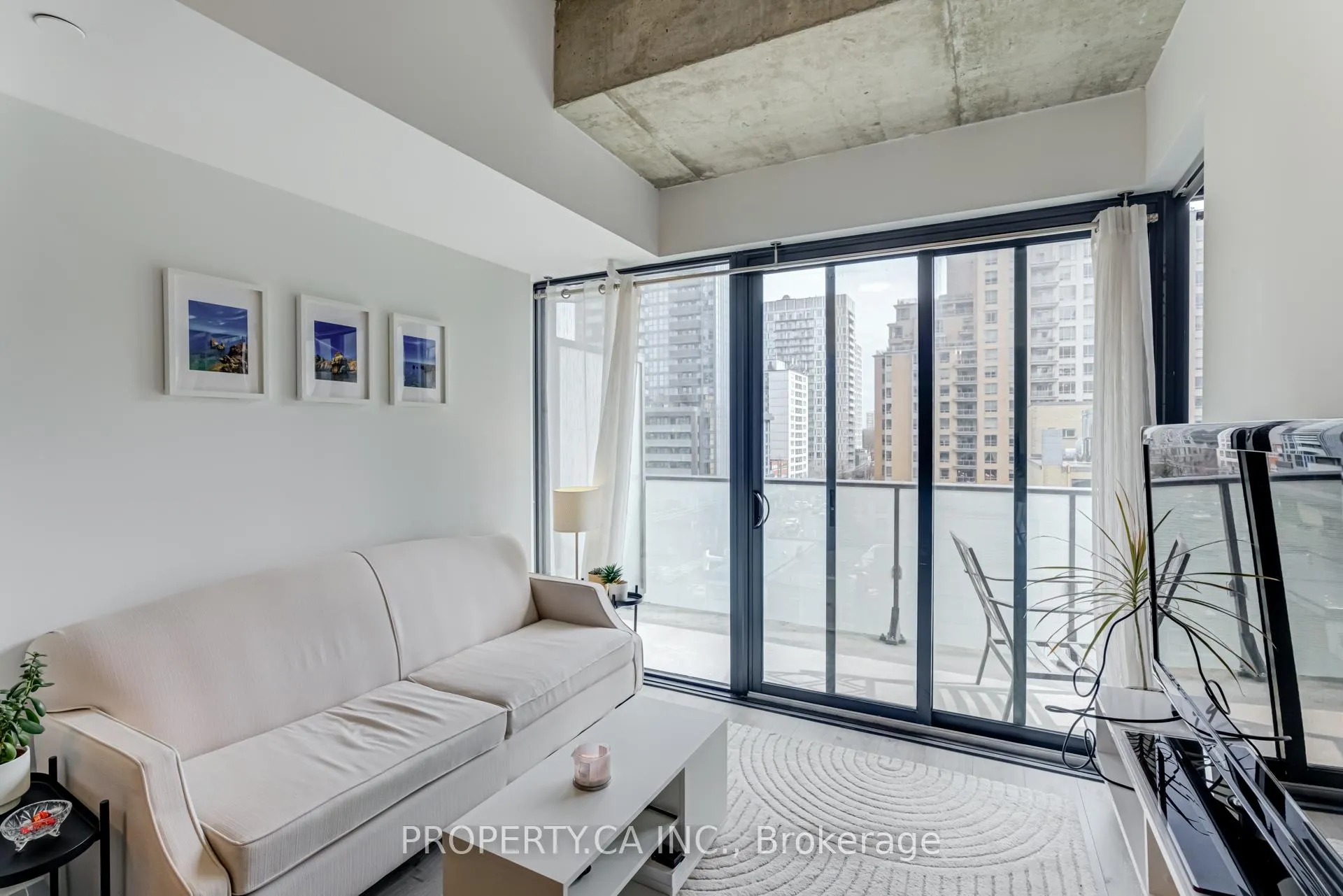 Photo 7 of Unit 717, 161 Roehampton Avenue, Toronto, Mount Pleasant West — HOMEH